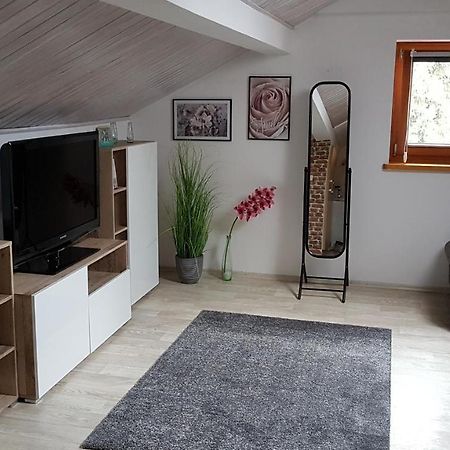 Kleine Gemuetliche Mansardenwohnung Im Suedosten Muenchens Assling Exterior foto